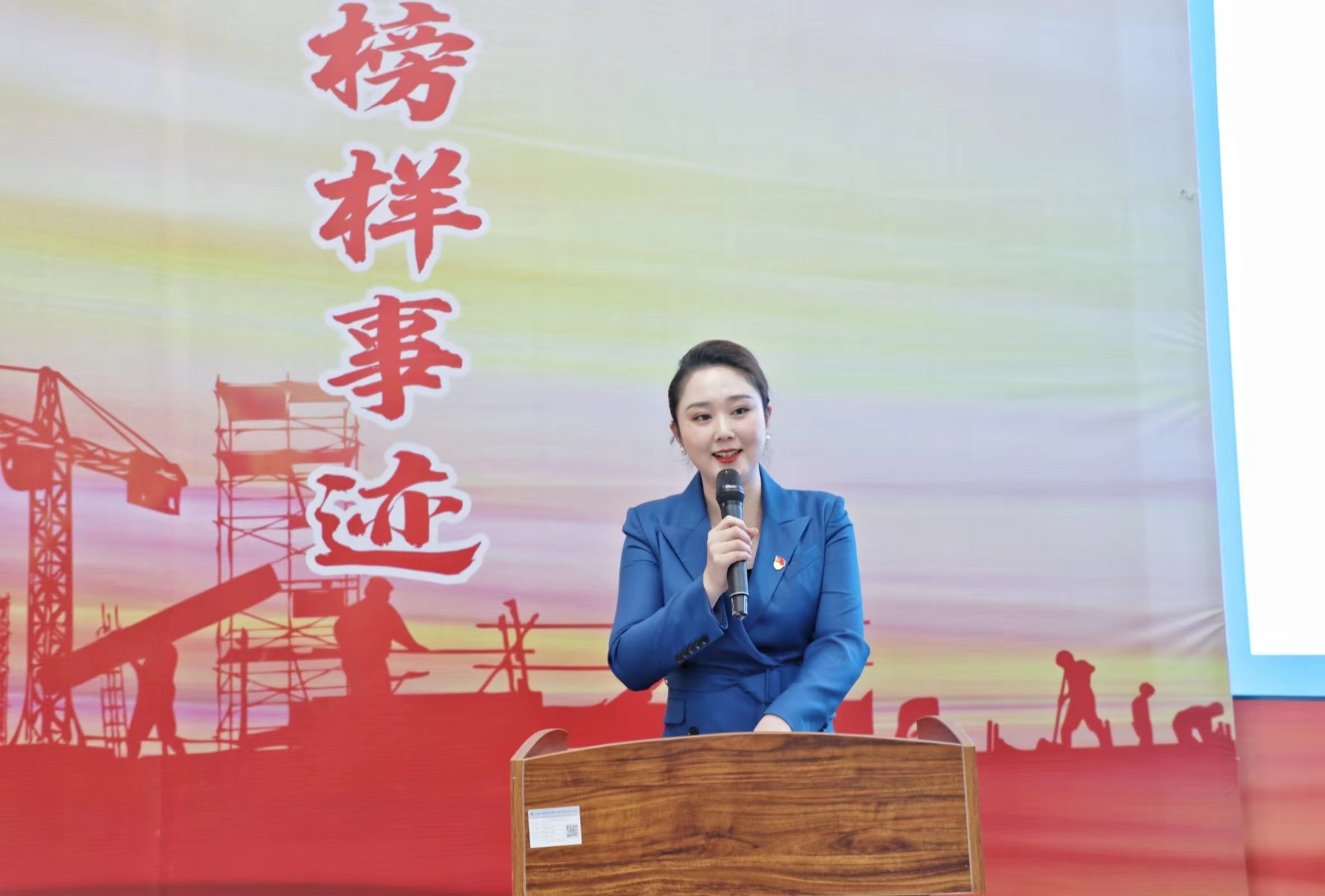 博思花藝婚慶教育，婚慶培訓(xùn)，花藝培訓(xùn)，插花培訓(xùn)，花藝師培訓(xùn)，主持人培訓(xùn)，商務(wù)主持人培訓(xùn)，花店運營培訓(xùn)，花店全系統(tǒng)營銷，小白開花店，小白學(xué)主持，金璽棠婚慶酒店，金璽棠總部，鄭州金麻雀教育科技有限公司