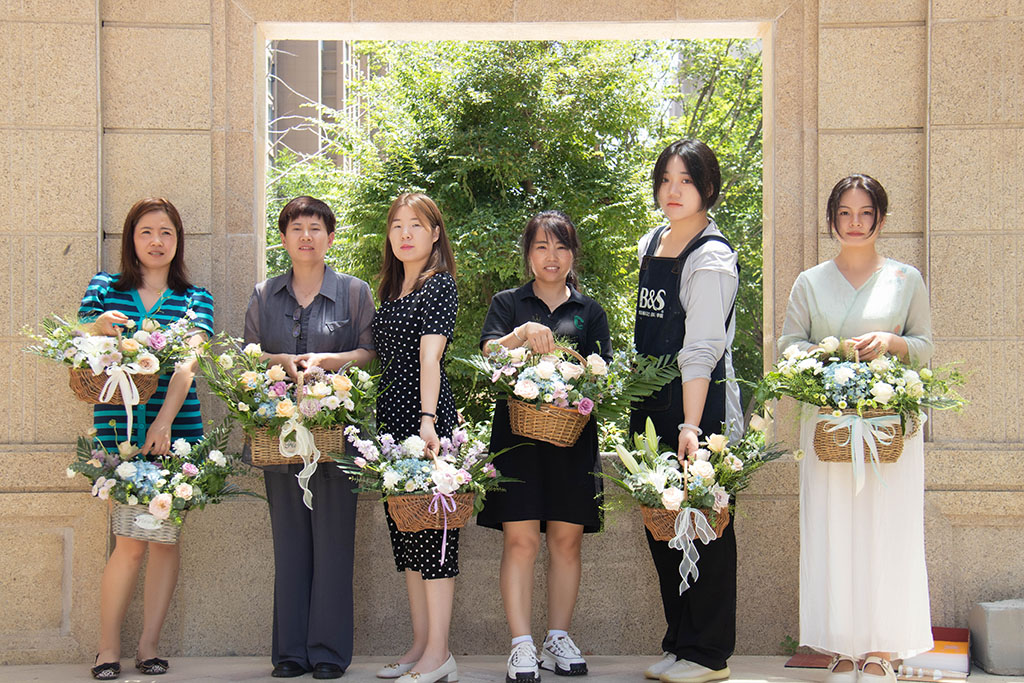 博思花藝婚慶教育，婚慶培訓，花藝培訓，插花培訓，花藝師培訓，主持人培訓，商務主持人培訓，花店運營培訓，花店全系統(tǒng)營銷，小白開花店，小白學主持，金璽棠婚慶酒店，金璽棠總部，鄭州金麻雀教育科技有限公司