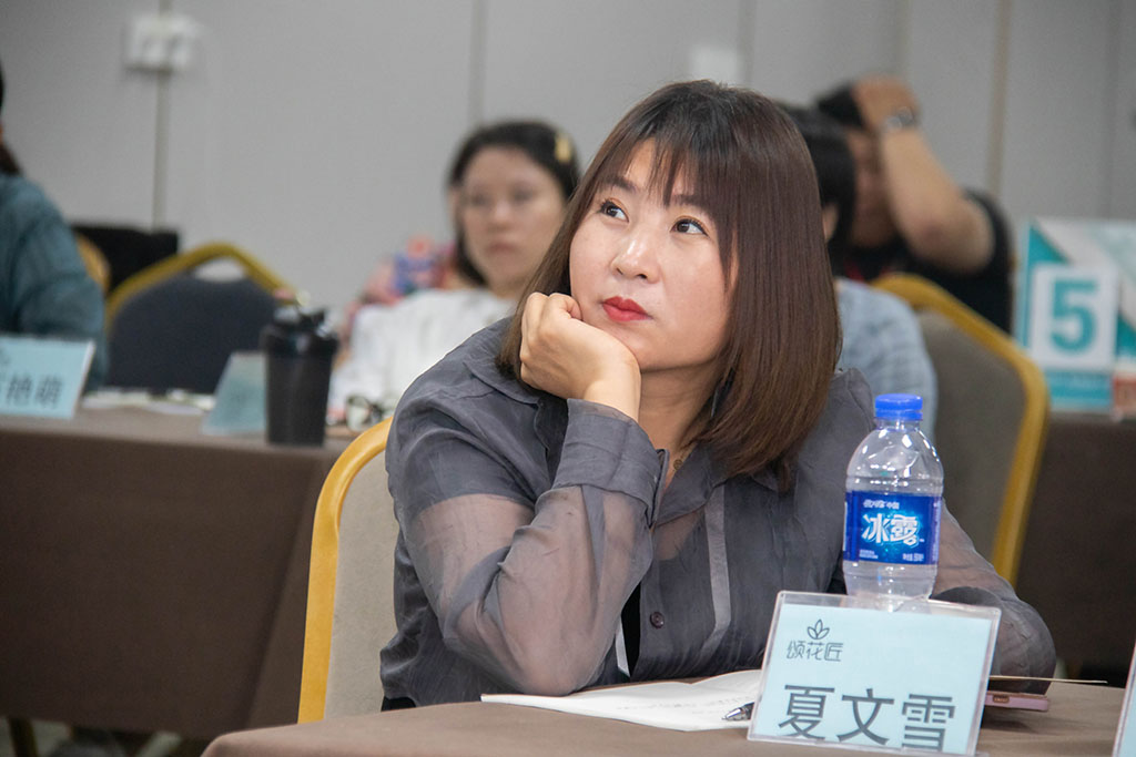 博思花藝婚慶教育，婚慶培訓，花藝培訓，插花培訓，花藝師培訓，主持人培訓，商務主持人培訓，花店運營培訓，花店全系統營銷，小白開花店，小白學主持，金璽棠婚慶酒店，金璽棠總部，鄭州金麻雀教育科技有限公司