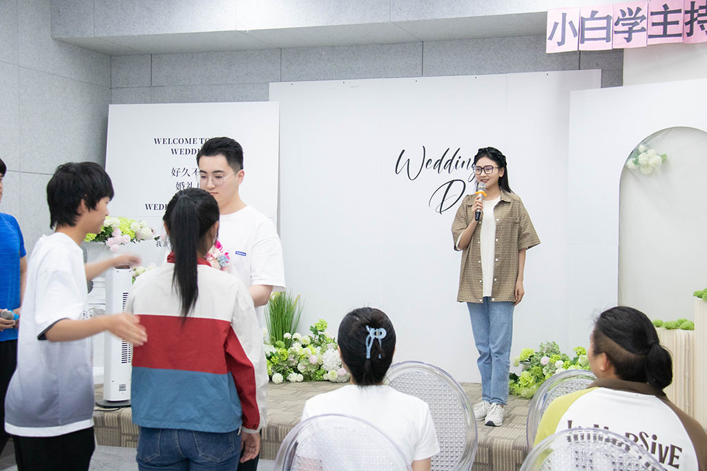 博思花藝婚慶教育，婚慶培訓(xùn)，花藝培訓(xùn)，插花培訓(xùn)，花藝師培訓(xùn)，主持人培訓(xùn)，商務(wù)主持人培訓(xùn)，花店運營培訓(xùn)，花店全系統(tǒng)營銷，小白開花店，小白學(xué)主持，金璽棠婚慶酒店，金璽棠總部，鄭州金麻雀教育科技有限公司