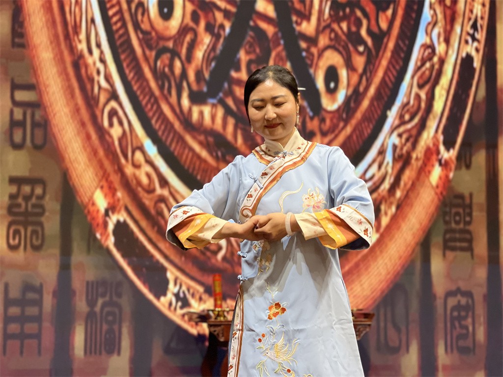 博思花藝婚慶教育，婚慶培訓(xùn)，花藝培訓(xùn)，插花培訓(xùn)，花藝師培訓(xùn)，主持人培訓(xùn)，商務(wù)主持人培訓(xùn)，花店運營培訓(xùn)，花店全系統(tǒng)營銷，小白開花店，小白學(xué)主持，金璽棠婚慶酒店，金璽棠總部，鄭州金麻雀教育科技有限公司