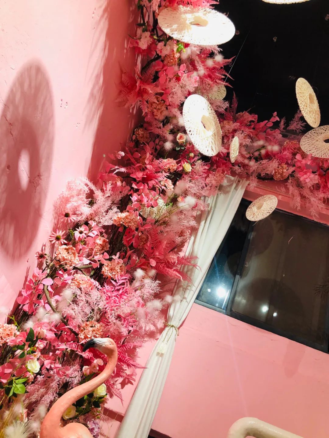 博思花藝婚慶教育，婚慶培訓(xùn)，花藝培訓(xùn)，插花培訓(xùn)，花藝師培訓(xùn)，主持人培訓(xùn)，商務(wù)主持人培訓(xùn)，花店運(yùn)營培訓(xùn)，花店全系統(tǒng)營銷，小白開花店，小白學(xué)主持，金璽棠婚慶酒店，金璽棠總部，鄭州金麻雀教育科技有限公司