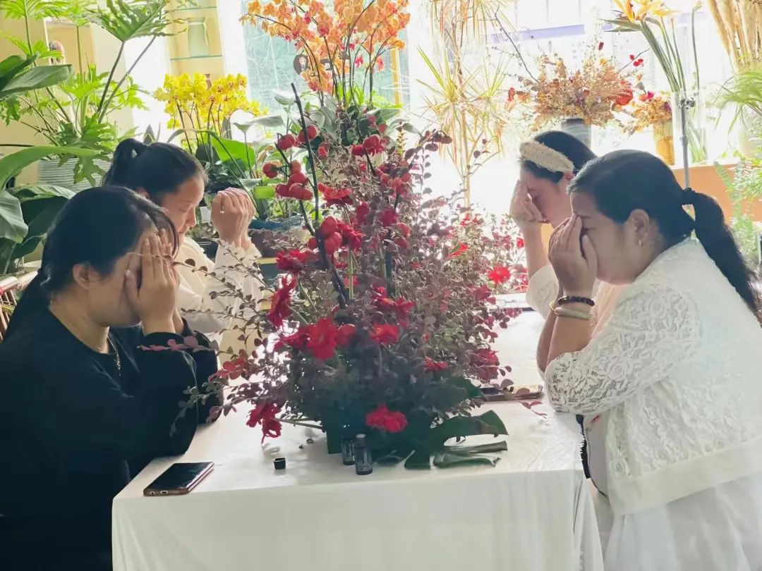 博思花藝婚慶教育，婚慶培訓(xùn)，花藝培訓(xùn)，插花培訓(xùn)，花藝師培訓(xùn)，主持人培訓(xùn)，商務(wù)主持人培訓(xùn)，花店運(yùn)營培訓(xùn)，花店全系統(tǒng)營銷，小白開花店，小白學(xué)主持，金璽棠婚慶酒店，金璽棠總部，鄭州金麻雀教育科技有限公司