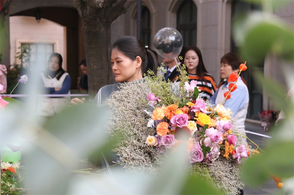 博思花藝婚慶教育，婚慶培訓，花藝培訓，插花培訓，花藝師培訓，主持人培訓，商務主持人培訓，花店運營培訓，花店全系統(tǒng)營銷，小白開花店，小白學主持，金璽棠婚慶酒店，金璽棠總部，鄭州金麻雀教育科技有限公司