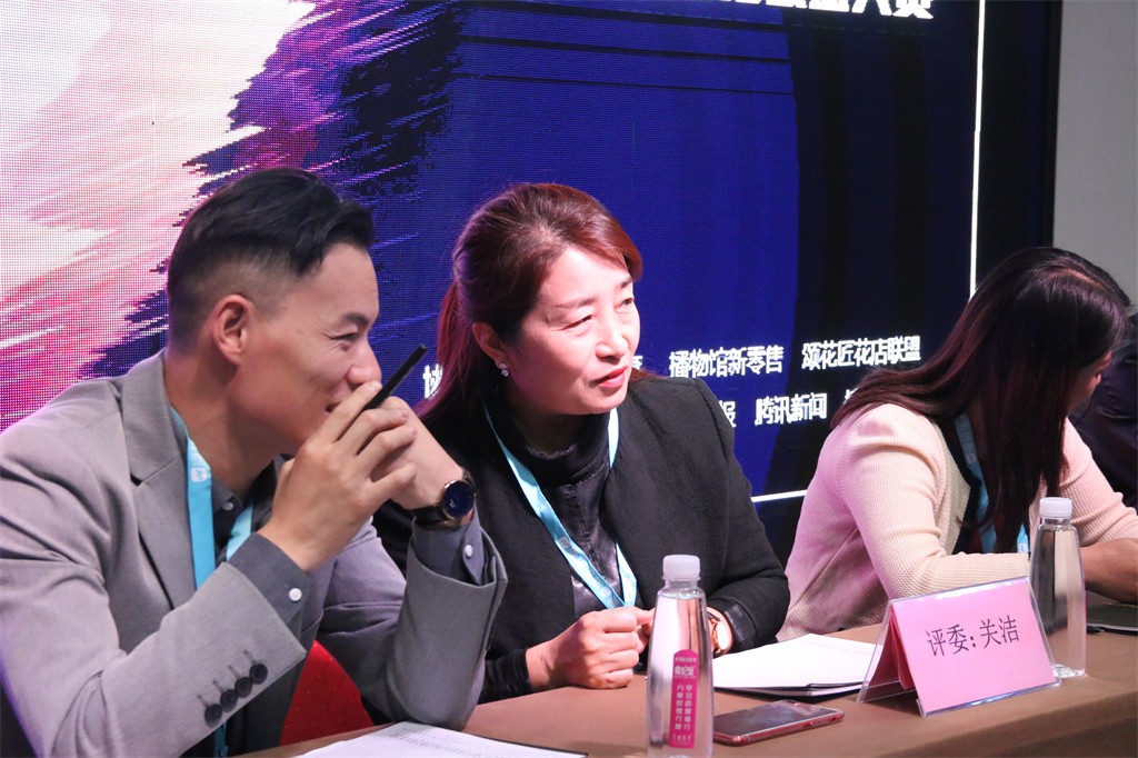 博思花藝婚慶教育，婚慶培訓，花藝培訓，插花培訓，花藝師培訓，主持人培訓，商務主持人培訓，花店運營培訓，花店全系統(tǒng)營銷，小白開花店，小白學主持，金璽棠婚慶酒店，金璽棠總部，鄭州金麻雀教育科技有限公司
