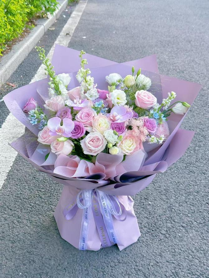 博思花藝婚慶教育，婚慶培訓(xùn)，花藝培訓(xùn)，插花培訓(xùn)，花藝師培訓(xùn)，主持人培訓(xùn)，商務(wù)主持人培訓(xùn)，花店運(yùn)營(yíng)培訓(xùn)，花店全系統(tǒng)營(yíng)銷，小白開花店，小白學(xué)主持，金璽棠婚慶酒店，金璽棠總部，鄭州金麻雀教育科技有限公司