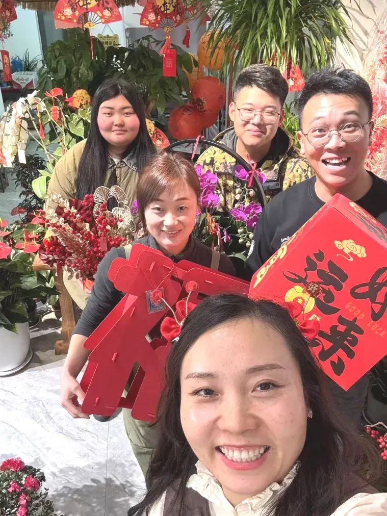 博思花藝婚慶教育，婚慶培訓(xùn)，花藝培訓(xùn)，插花培訓(xùn)，花藝師培訓(xùn)，主持人培訓(xùn)，商務(wù)主持人培訓(xùn)，花店運(yùn)營培訓(xùn)，花店全系統(tǒng)營銷，小白開花店，小白學(xué)主持，金璽棠婚慶酒店，金璽棠總部，鄭州金麻雀教育科技有限公司