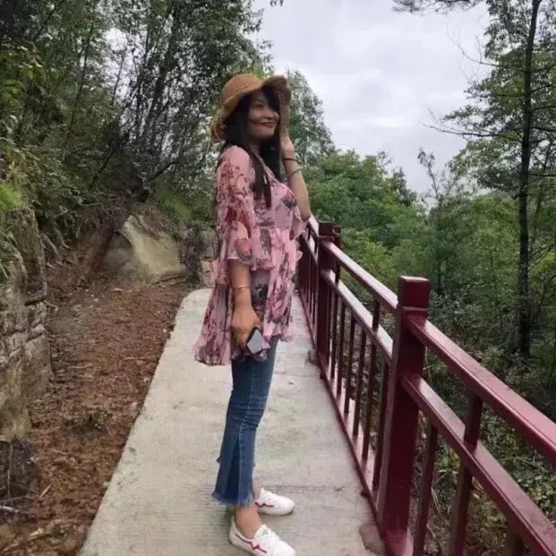 博思花藝婚慶教育，婚慶培訓(xùn)，花藝培訓(xùn)，插花培訓(xùn)，花藝師培訓(xùn)，主持人培訓(xùn)，商務(wù)主持人培訓(xùn)，花店運(yùn)營培訓(xùn)，花店全系統(tǒng)營銷，小白開花店，小白學(xué)主持，金璽棠婚慶酒店，金璽棠總部，鄭州金麻雀教育科技有限公司